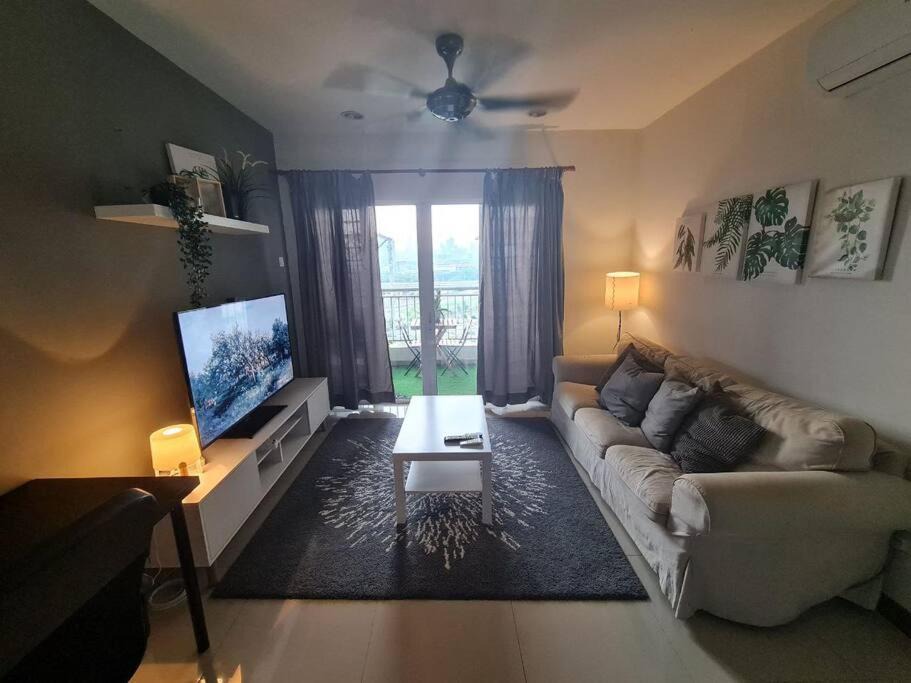 Bandar Tun Razak Apartment | 1 min Next to LRT CHERAS 68