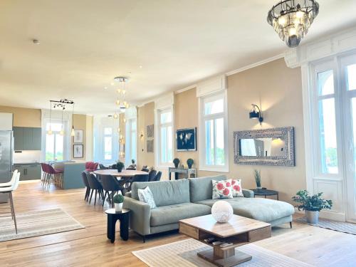 Felheviz Apartment | 18ppl Central Unique Danube & Parliament View, AC, 7BR 6BA