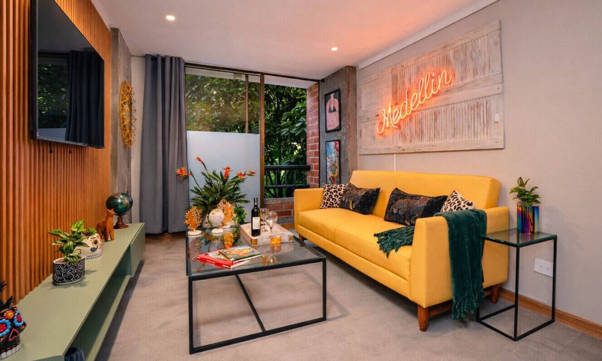 La Florida Apartment | 2BR - 2AC stylish apt near Provenza &Parque Lleras