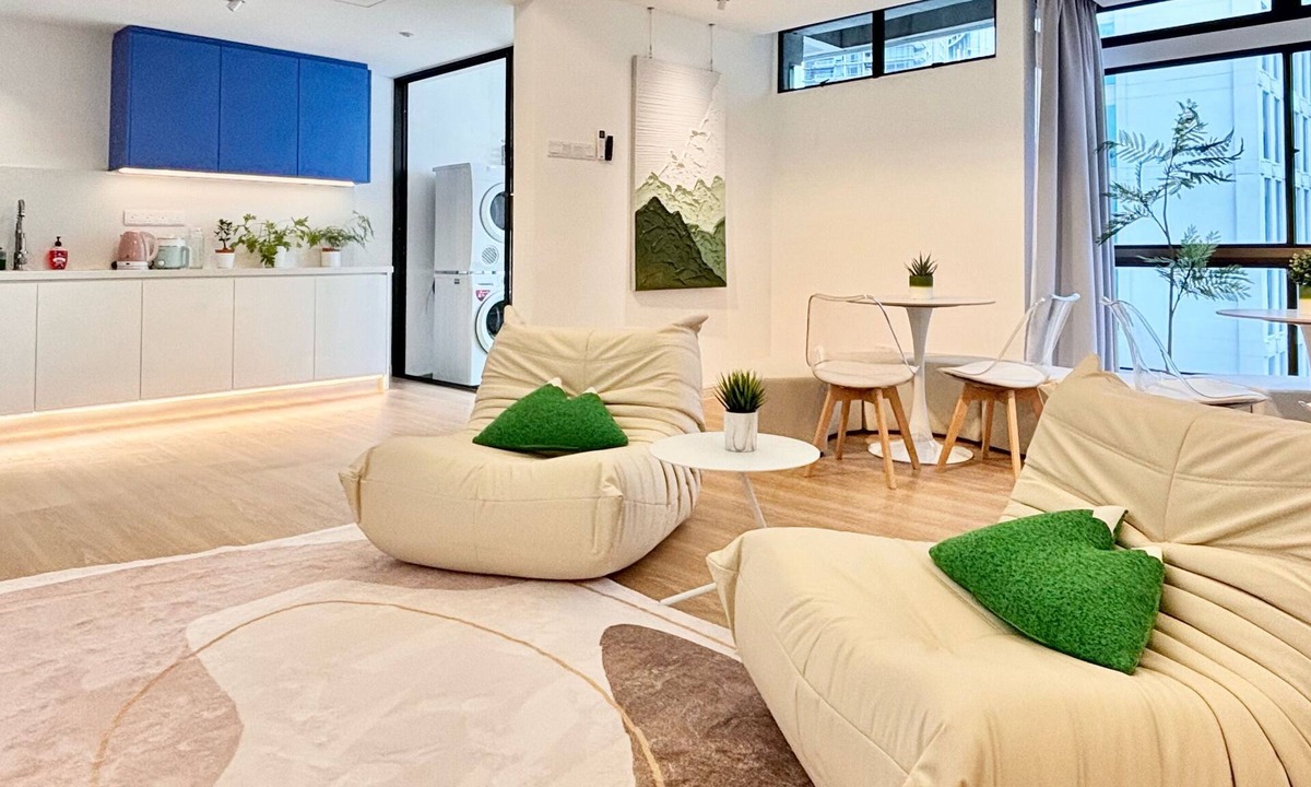 Bukit Bintang Condo | 3Bedroom w/Private Bathroom, Condo with A/C on top Fahrenheit88 Shopping Mall