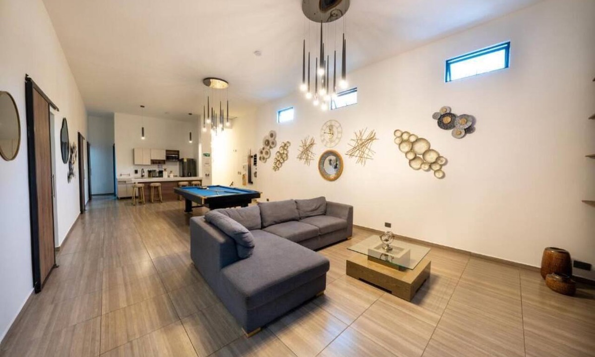 El Poblado Apartment | 6 Bedoom and 6 Private Bathrooms with Jacuzzi
