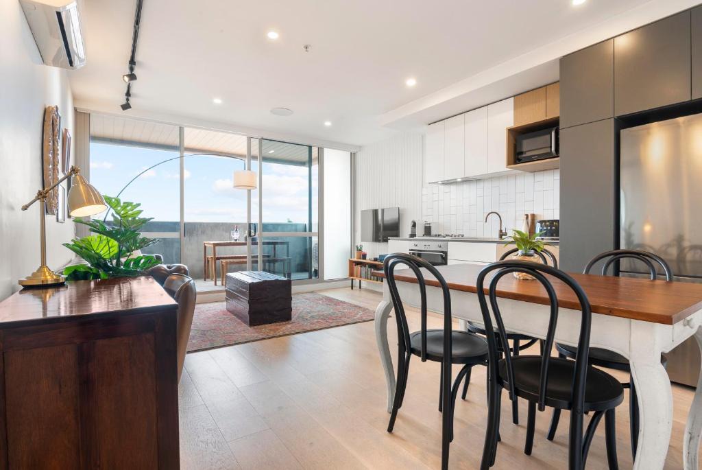 Collingwood North Apartment | A Home That’s Also a Gallery