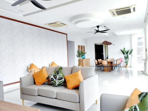 Kampung Datuk Keramat Apartment | A8 l Near KLCC l Pavilion TRX Scandinavia l 17Pax
