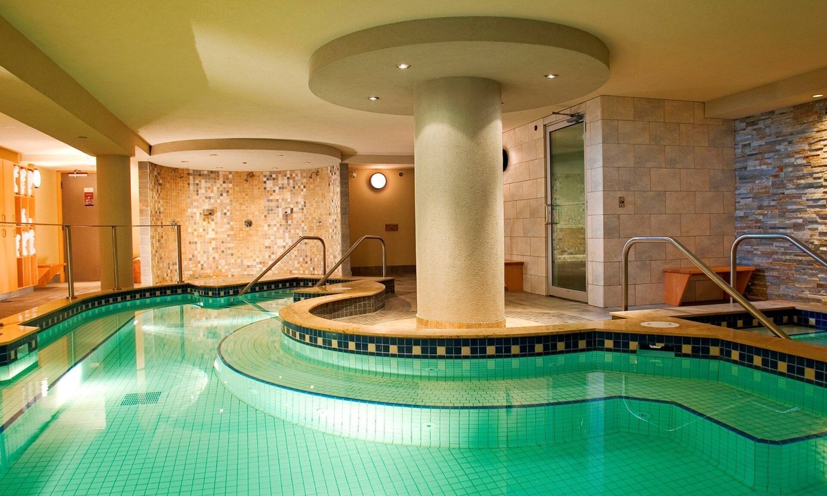 Banff Hotel | Accessible room, Central Banff, Hot Pool!