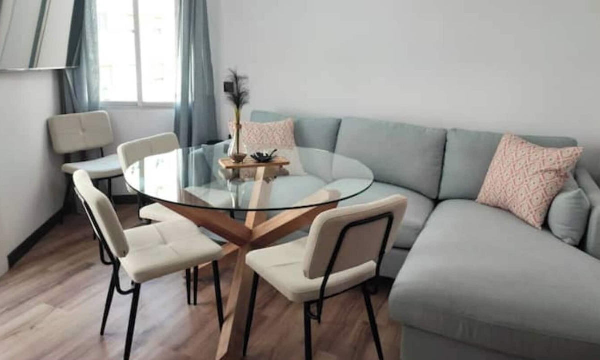 Cornella de Llobregat Apartment | Acogedor Apartamento a Pocos Minutos de los Sitios Emblemáticos de Barcelona