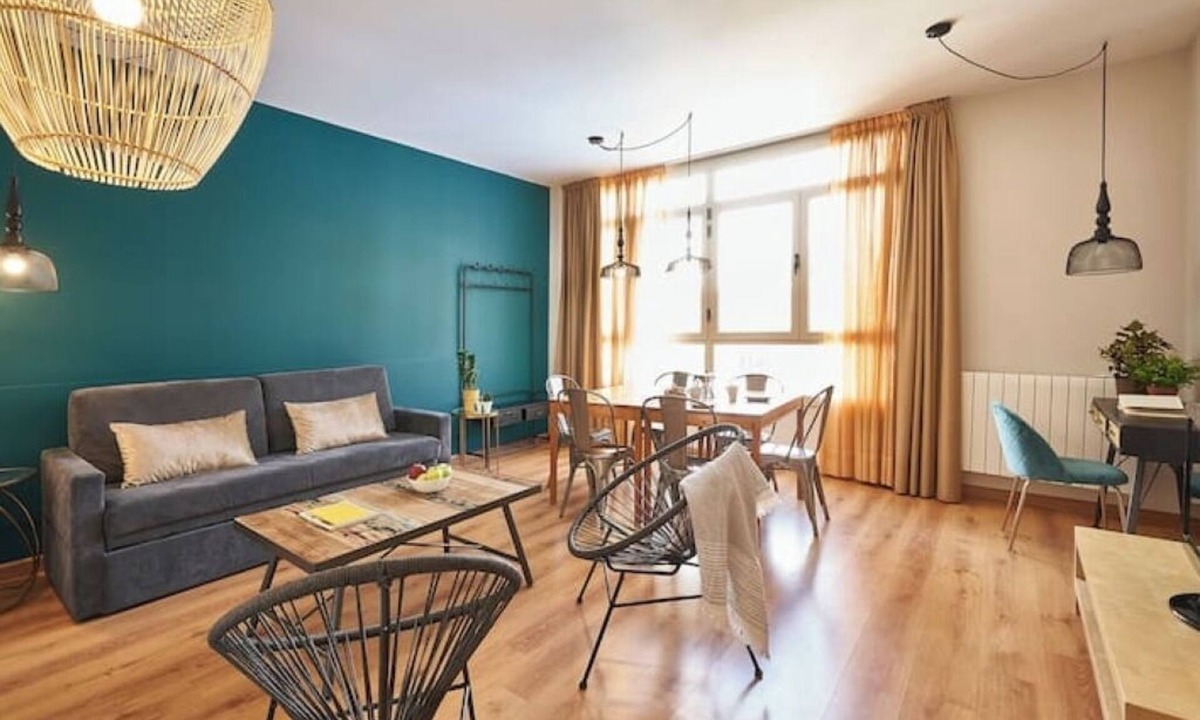 Sants Apartment | Amazing 3 bedroom+2bathroom minutes from Pl España