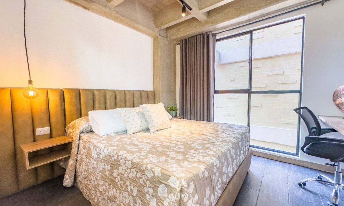 Florida Nueva Hotel | AP Rest and Work 403