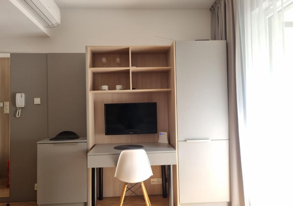 Wola Apartment | Aparthotel in Warsaw very close to the city center, free underground parking, WiFi, air conditioning, balcony