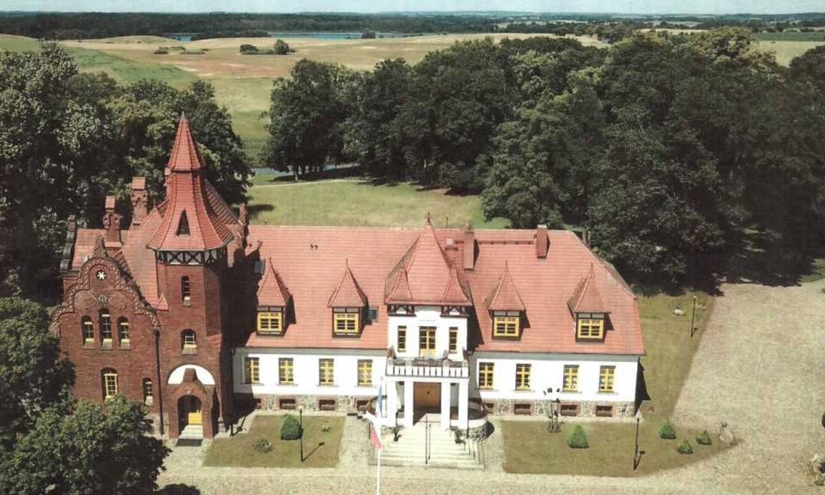 Klein Vielen Apartment | Apartment Strelitzie - * 4 very comfortable apartments in the castle Peckatel *