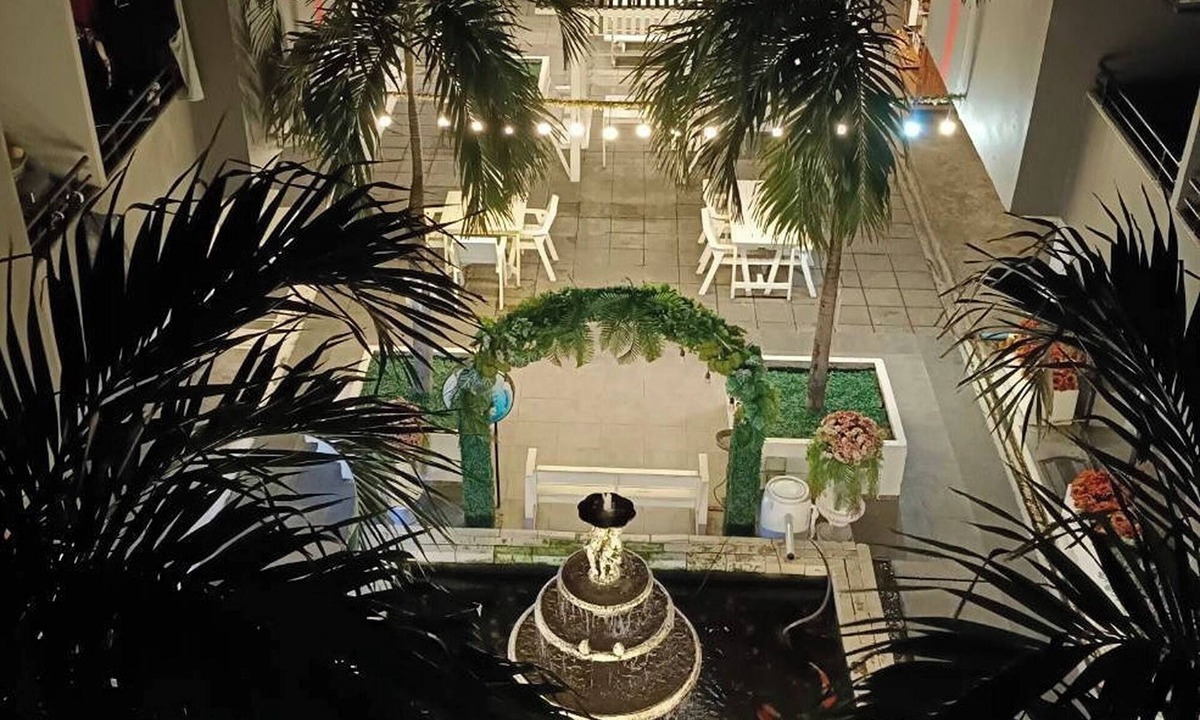 Bang Kra So Hotel | Bansuay Phra Nang Klao Near MRT Phra Nang Klao Bridge