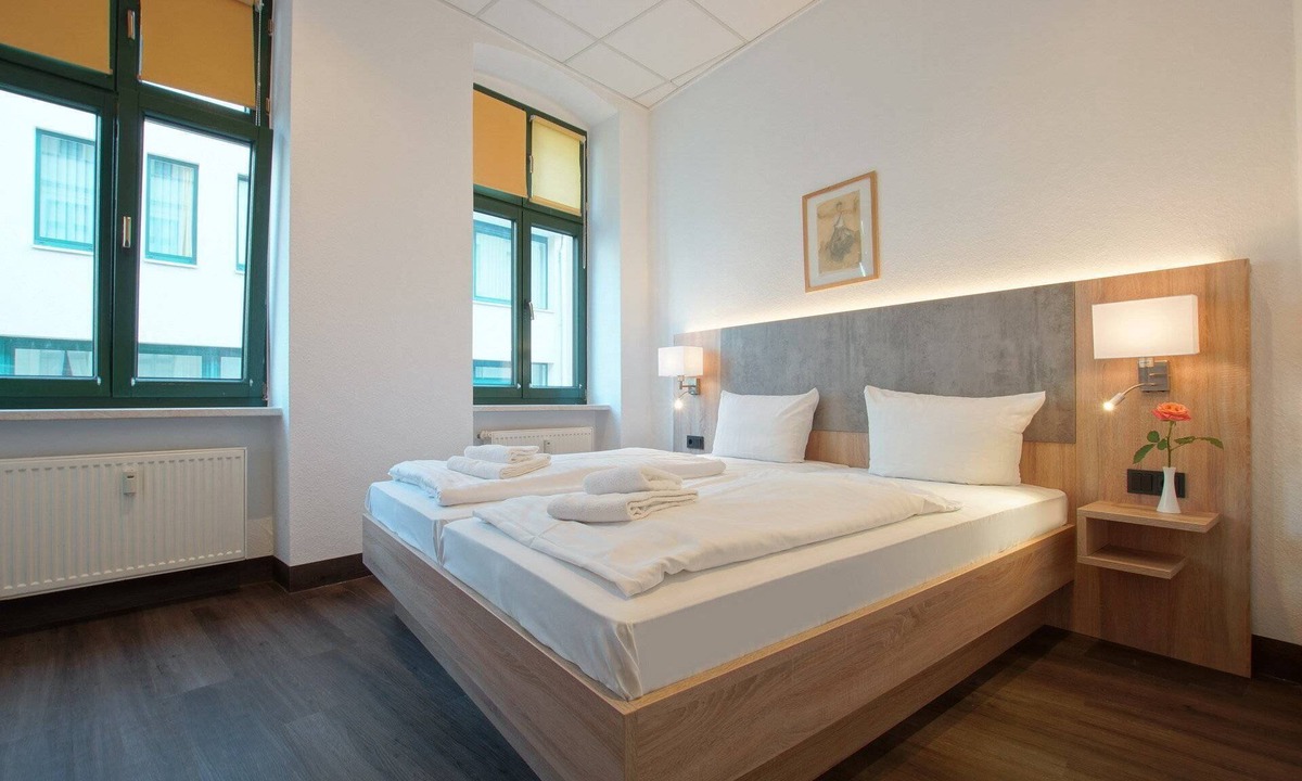 Potsdam Bed & Breakfast | Bed & Breakfast am Luisenplatz