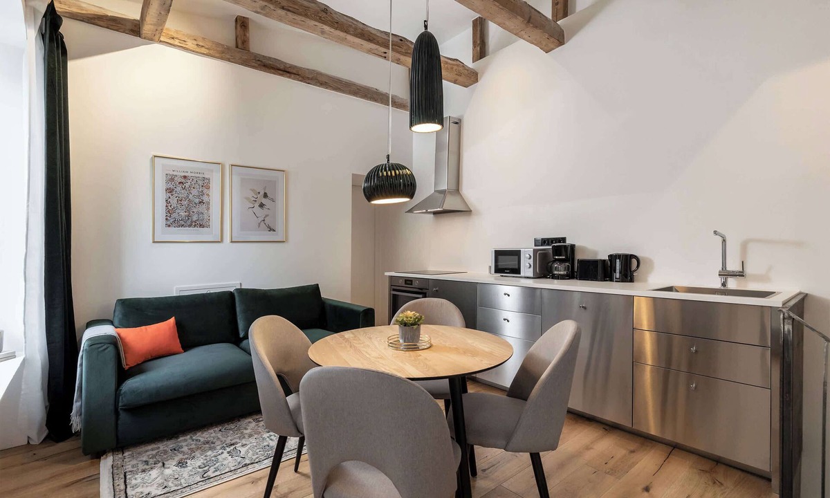 Weissensee Apartment | Brick & Beam Loft Duplex (30sqm) near Antonplatz