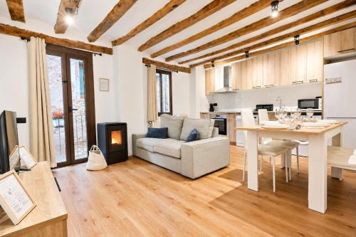 La Pobla de Lillet House | Can Tianet - Casa con encanto en el centro de La Pobla de Lillet