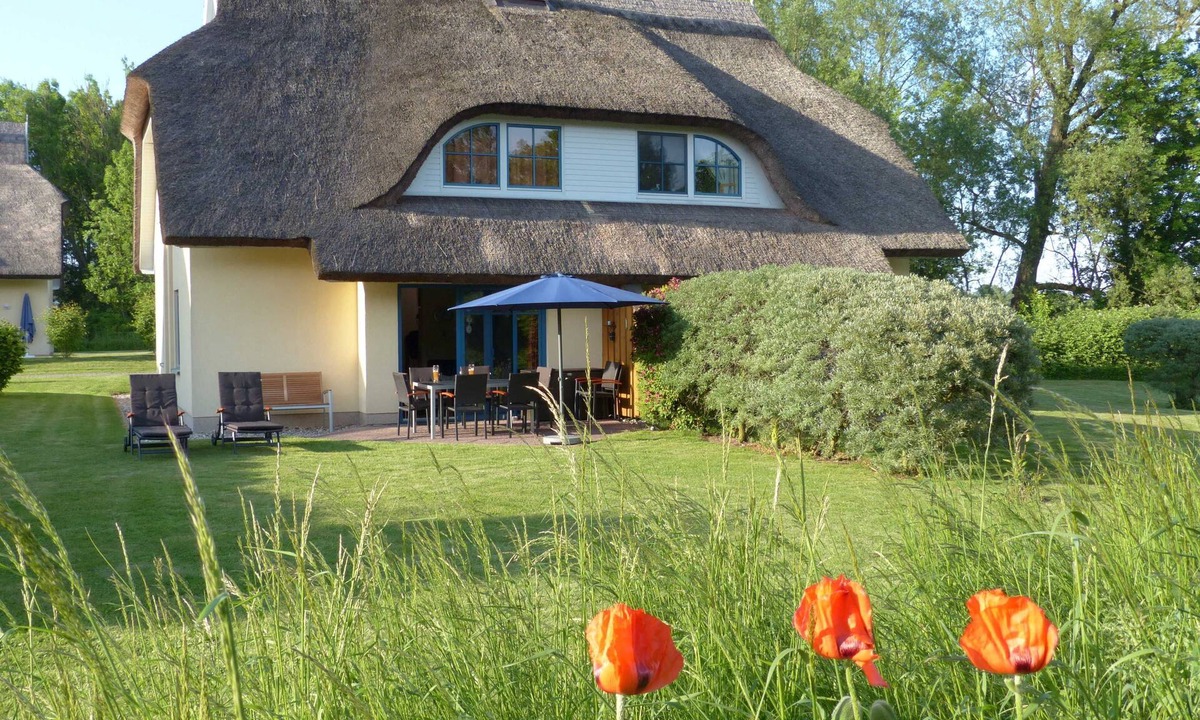 Puddemin Cottage | Comfortable thatched house Eibe 1 Sauna Fireplace Wallbox - DHH Eibe 1