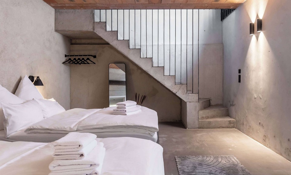 Weissensee Apartment | Concrete Loft Duplex (40sqm) near Antonplatz