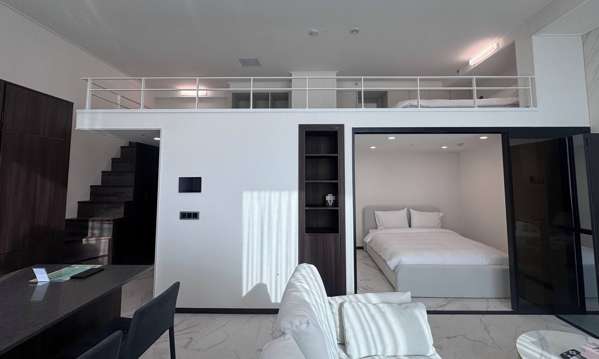 Jangchung-dong Villa | Cozy 1-bedroom villa in lovely Seoul with AC and fitness room