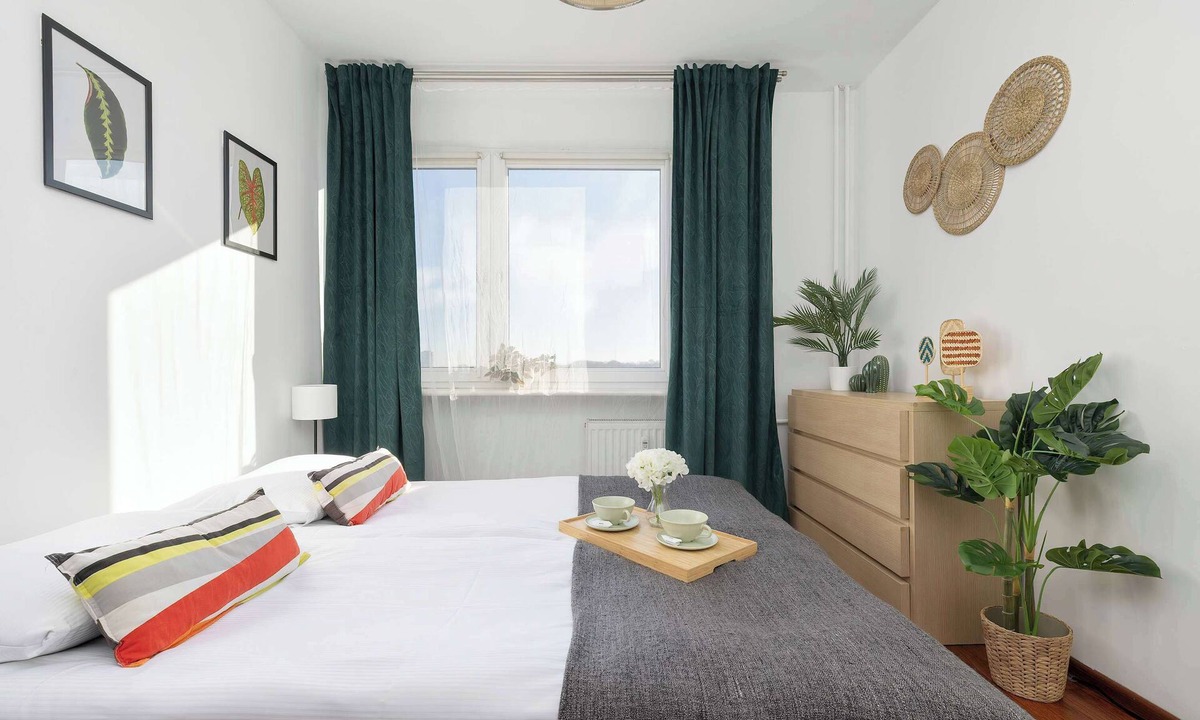 Katowice Apartment | Cozy Apartment with Balcony | Place to Work | Close to the Park