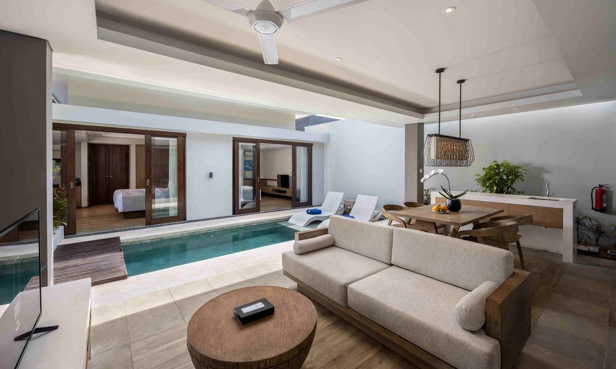 Jimbaran Hotel | Cross Bali Breakers