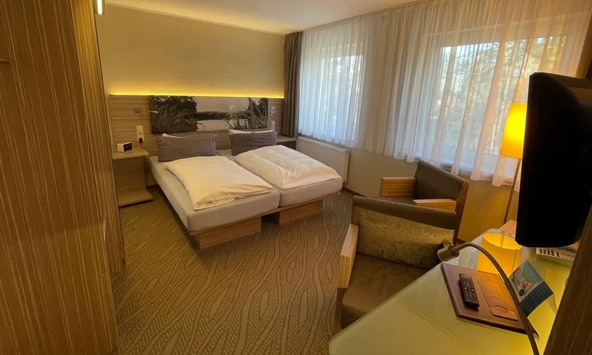 Kyritz Apartment | Doppelzimmer Standard, mit Seeblick, Dusche/wc