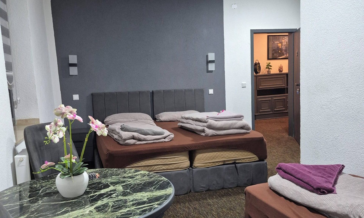 Mittelmeiderich Hostel | Duisburger Hostel