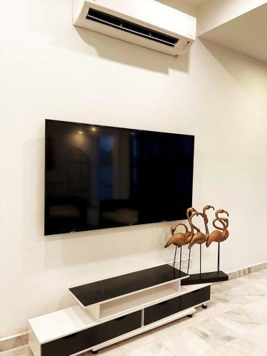 Sri Petaling Villa | ENTIRE SEMI D BBQ KTV ROOM PETS FRIENDLY CORNER LOT SRI PETALINg
