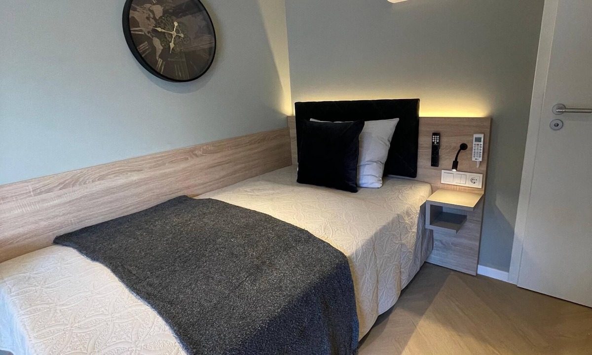 Ramstein-Miesenbach Hotel | Five Studios - Premium Rooms