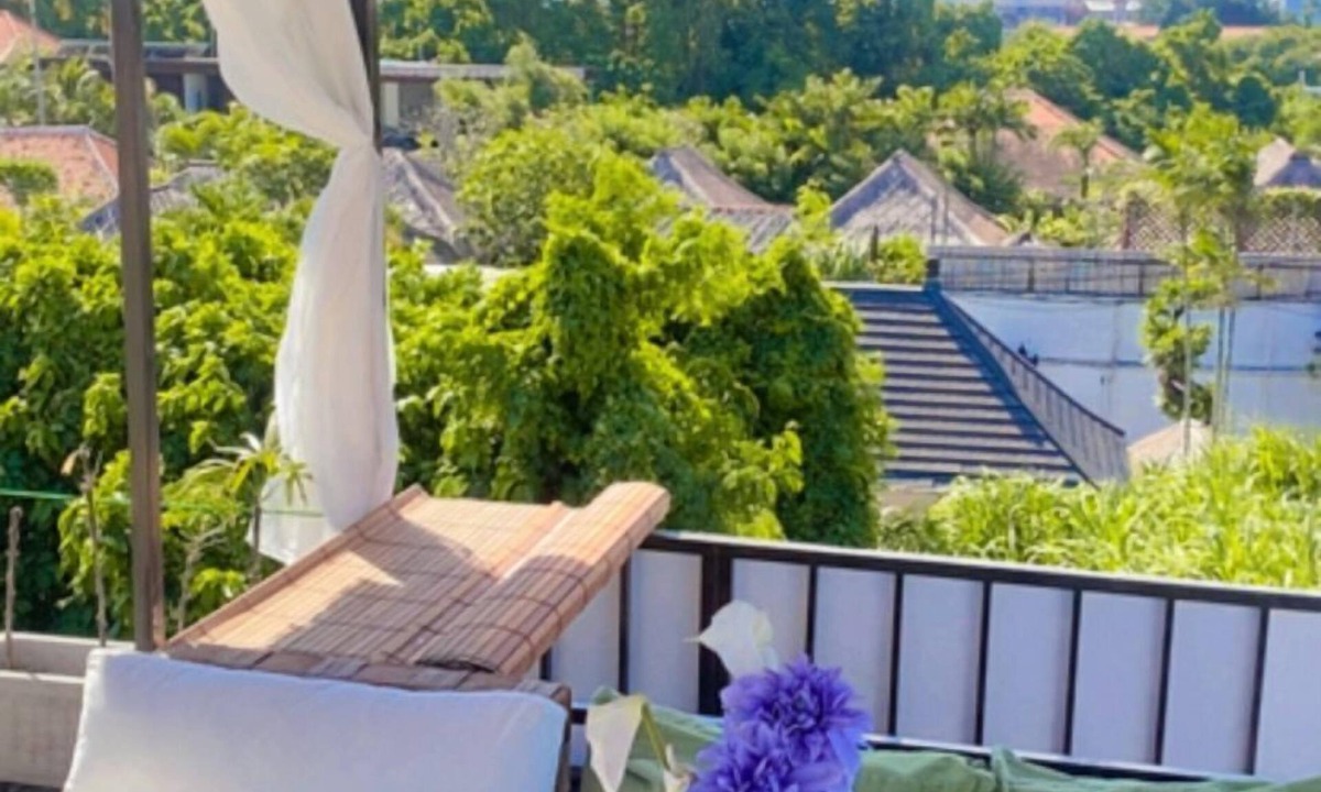 Central Seminyak Villa | Free Rooms! Seminyak Bali Modern Walk to Beach Shopping New and Clean
