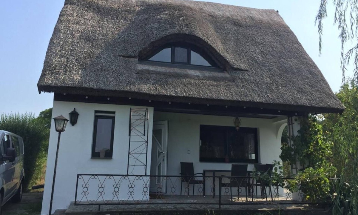 Eggesin House | Hobbithaus resort