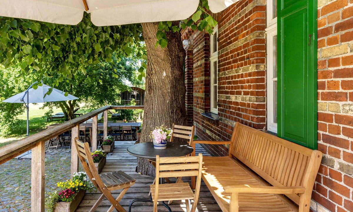 Werben House | Holiday Home 'Der Flusshof, Ferienhaus' with Shared Terrace, Shared Garden and Wi-Fi