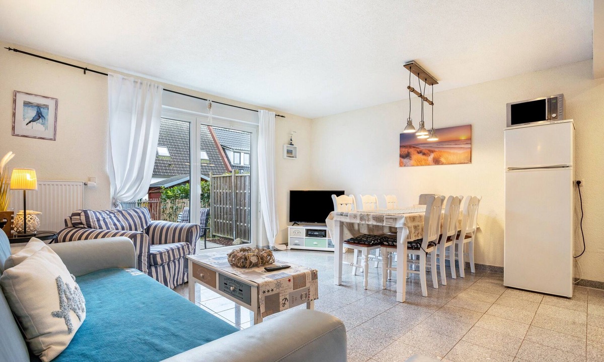 Pruchten House | Holiday Home 'Ferienhaus Kranich' with Private Terrace, Private Garden and Wi-Fi
