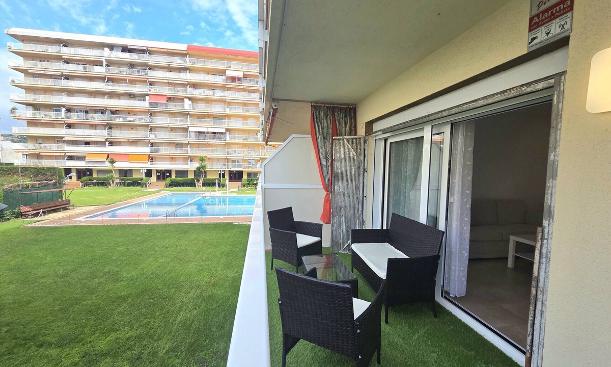Malgrat de Mar Apartment | HomeHolidaysRentals Lorraine- Costa Barcelona