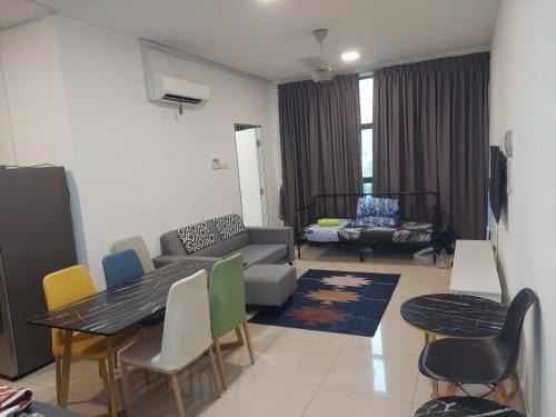 Seksyen 14 Apartment | Homestay Vista Alam 2 Rooms Shah Alam City Centre Near SACC PKNS UITM AVISENA HOSPITAL By Haideen-S2