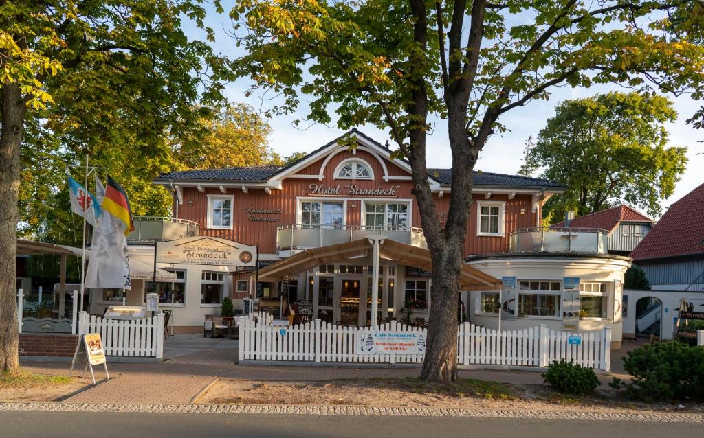 Ostseebad Prerow Hotel | Hotel & Café Strandeck