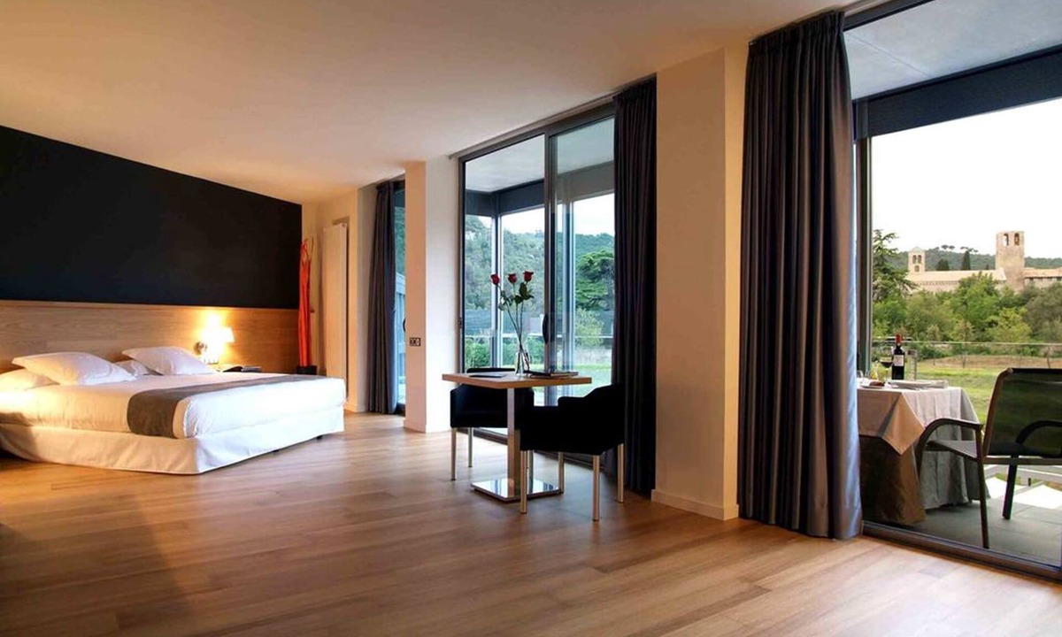 Sant Fruitos de Bages Hotel | Hotel Món Sant Benet