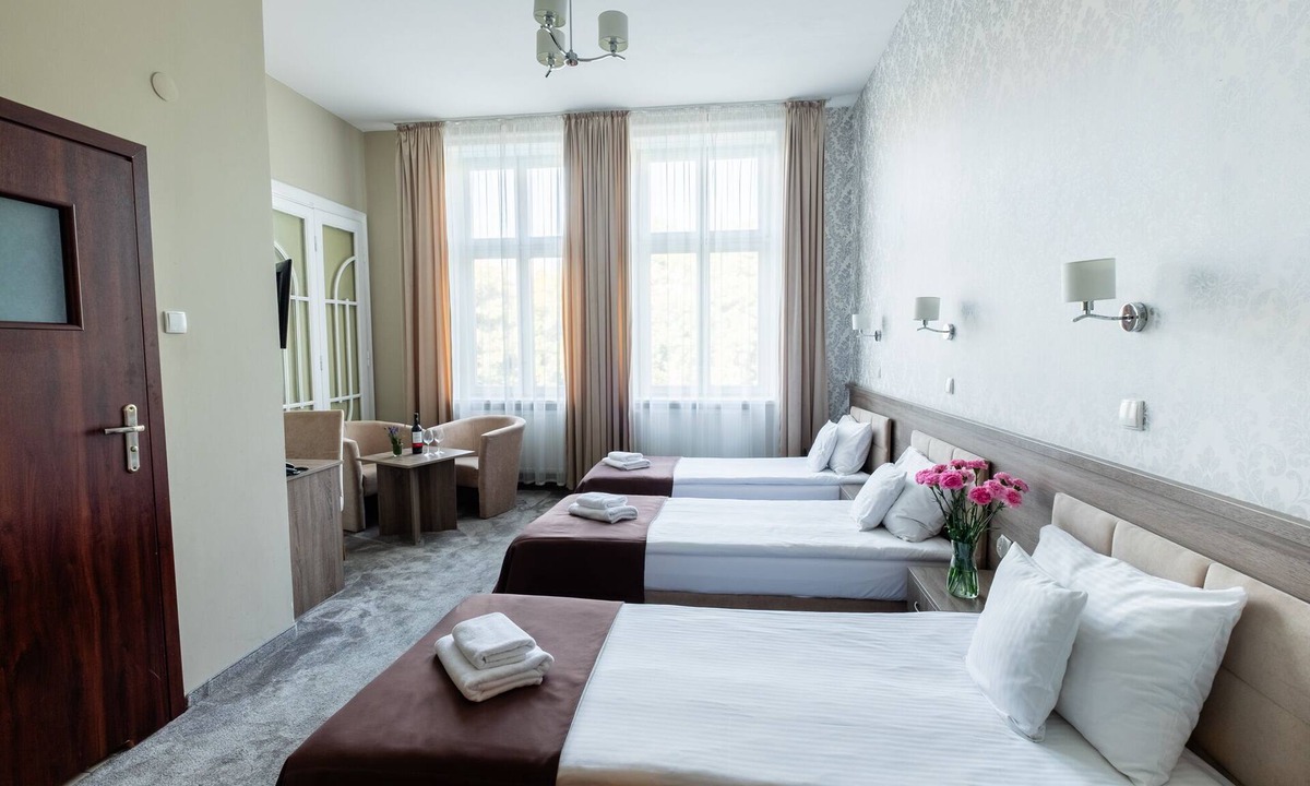 Wesoła Zachod Hotel | Hotel Maximum