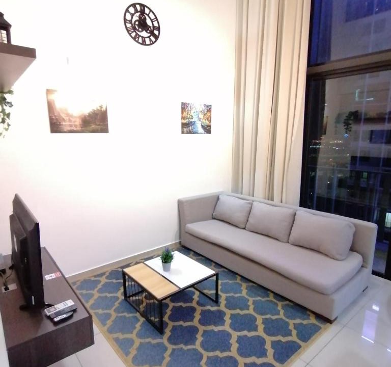 Seksyen 7 Apartment | i-Duplex 1M2R2B Condo - LED Garden, Fun Fair, Waterpark, Wax Museum, Mall & More!