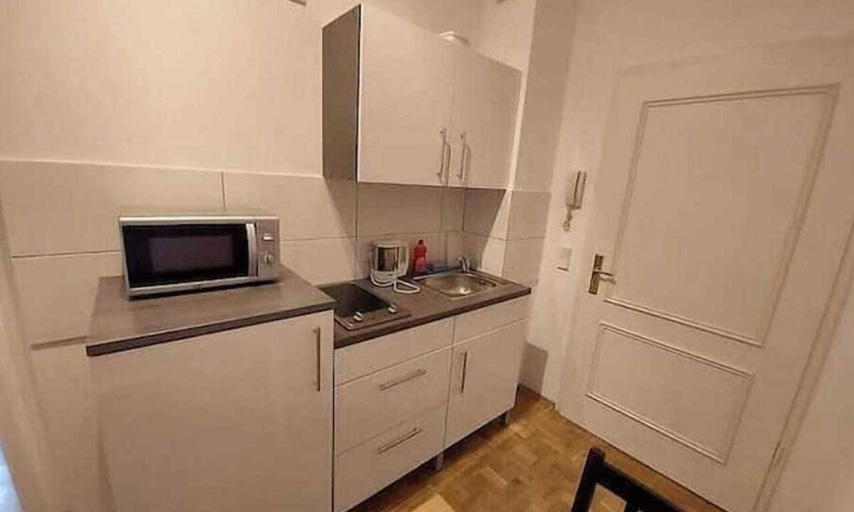 Zentrum-Sued Apartment | L Zentrum - Studio + Balcony in the Heart of Leipzig