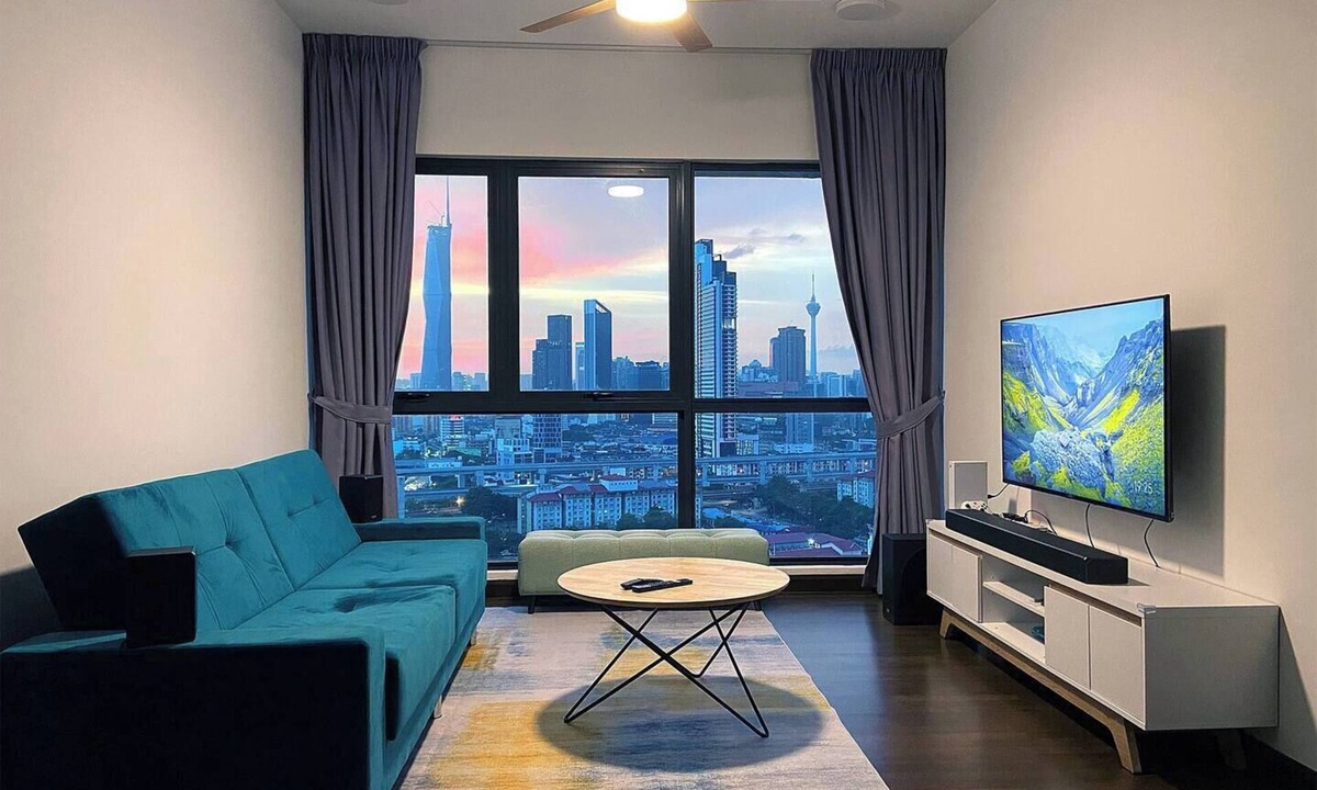 Maluri Condo | "La Gente", The People (rakyat) in Spanish, represents our dedication and passion to serve our guests and meet interesting souls.