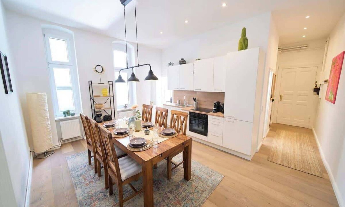 West Berlin Centre Apartment | Loftly: Kant99 - Zentral - 90m2 - Self Check-In