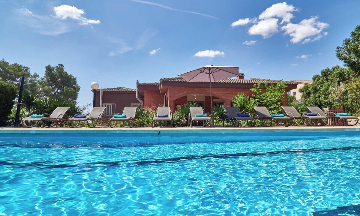 Olivella Villa | Luxurious 6-bedroom villa with WiFi, AC in fantastic Olivella