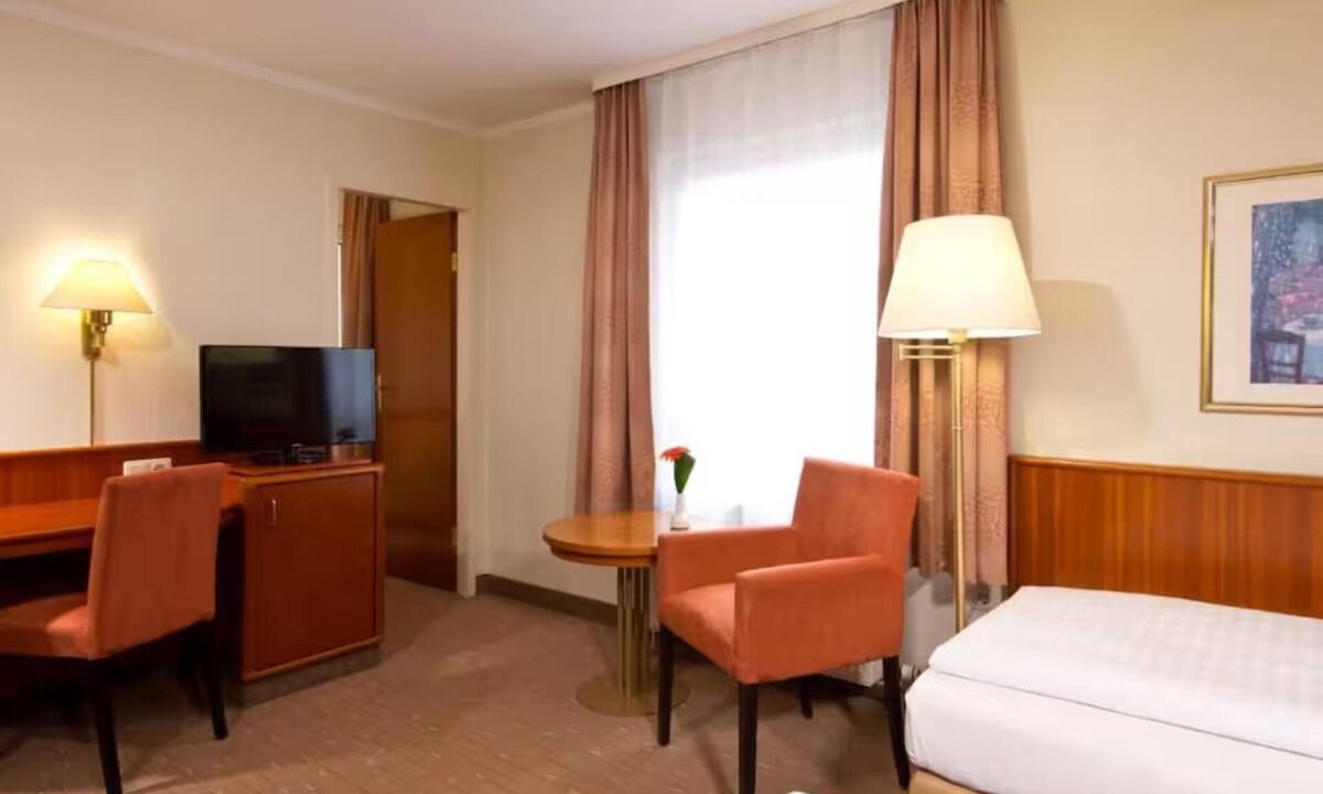 Schwarzheide Hotel | Make Every Moment of Your Trip Feel Special Here! Pets Are Welcome Here!