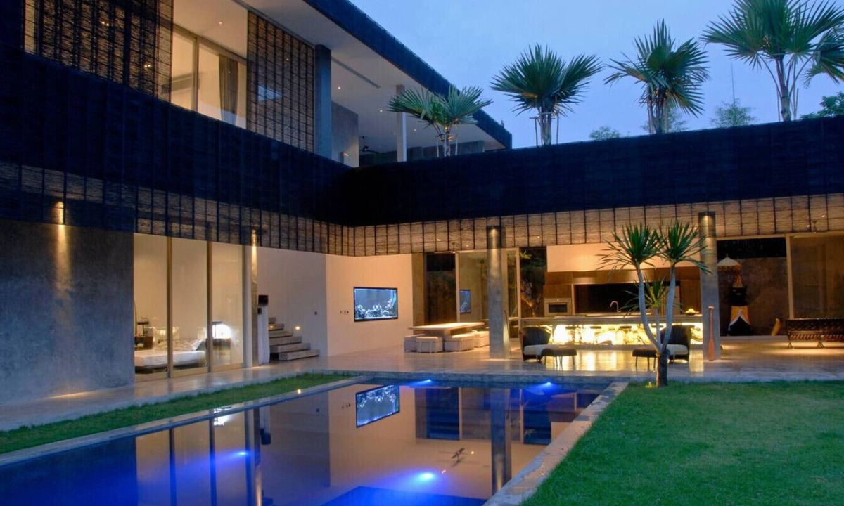Dyanapura Villa | Modern 4BD Villa with Pool