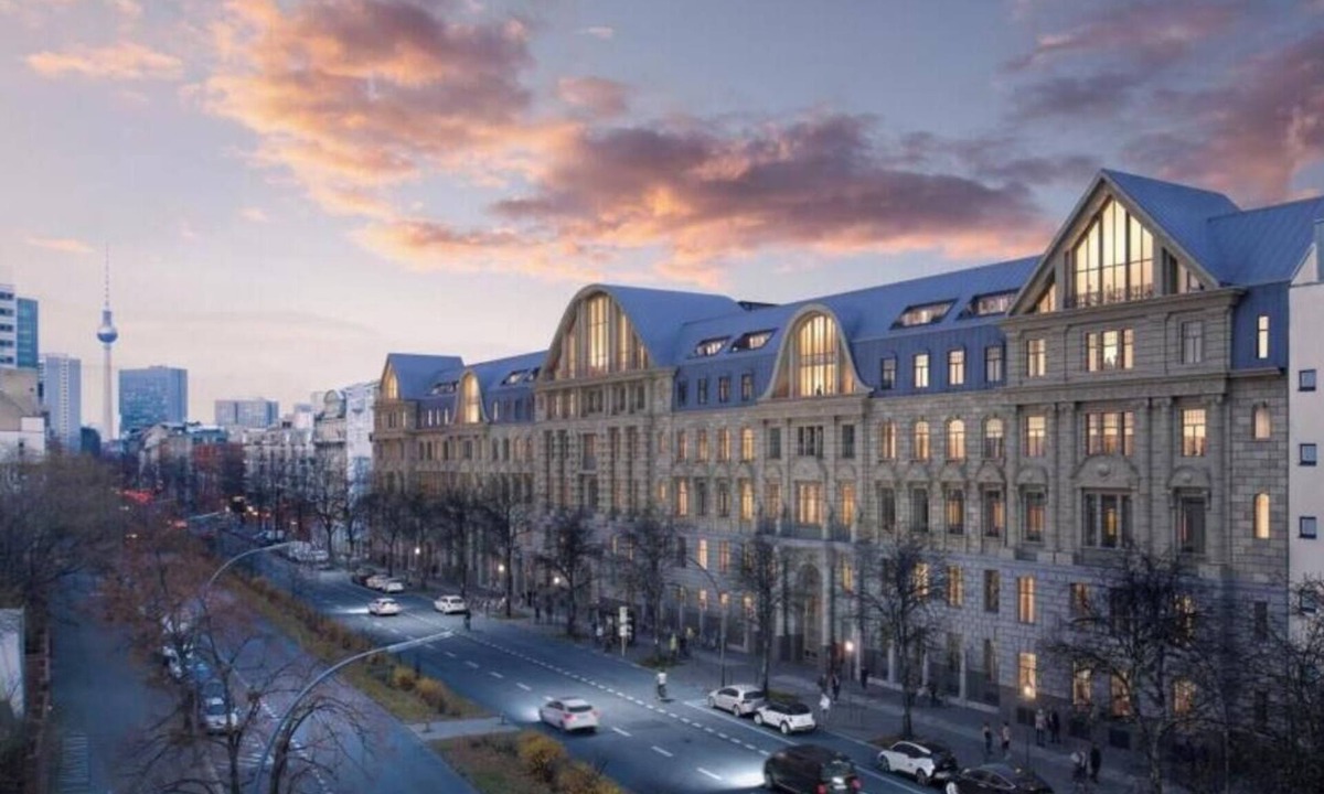 Wannsee Apartment | Modern City-Centre Penthouse with Rooftop Terrace & Free Parking