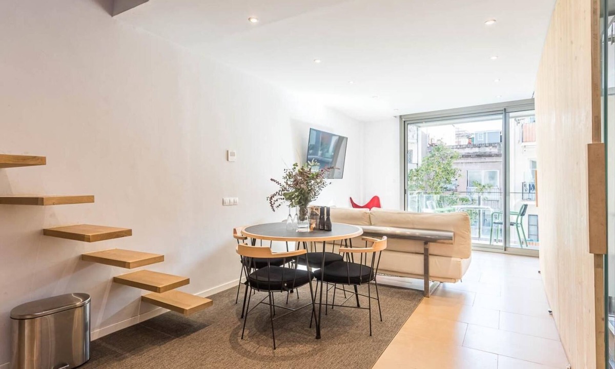 Sant Gervasi Apartment | My Space Barcelona apartment with large terrace close to Barraquer clinic