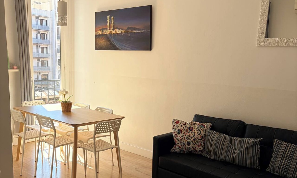 el Fort Pienc Condo | New apartment, 6 pers, free WiFi, Sagrada Familia