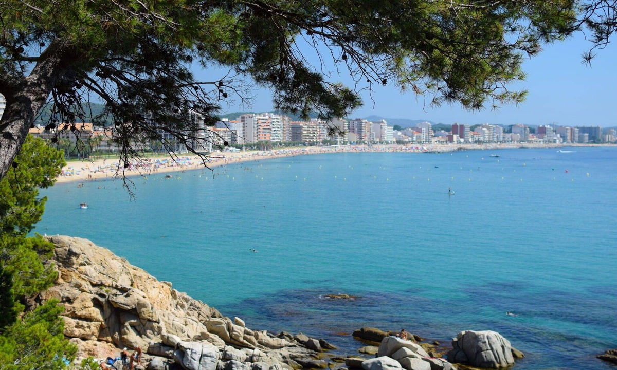 Sant Antoni de Calonge Apartment | Nice apartment for 4 people with WIFI, A/C, TV and balcony