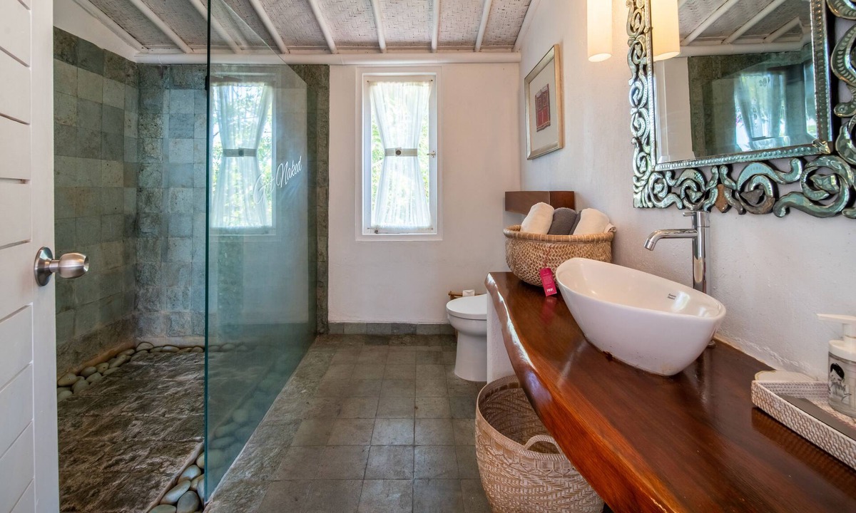 Pecatu Hotel | PinkCoco Uluwatu - Constant Surprises & for Cool Adults Only