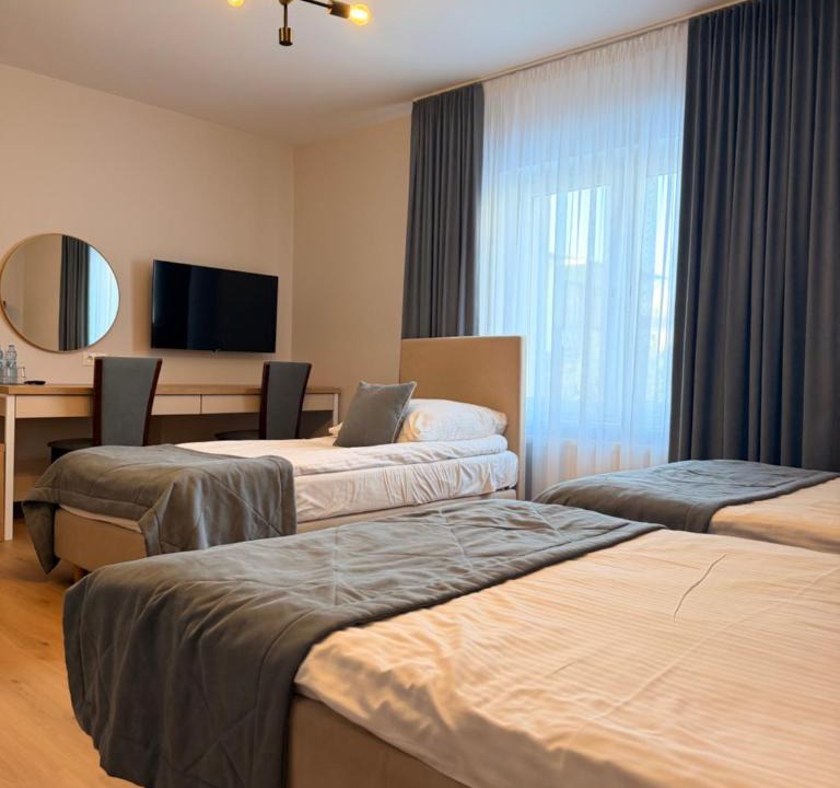 Plock Bed & Breakfast | Pokoje De Luxe Figaro