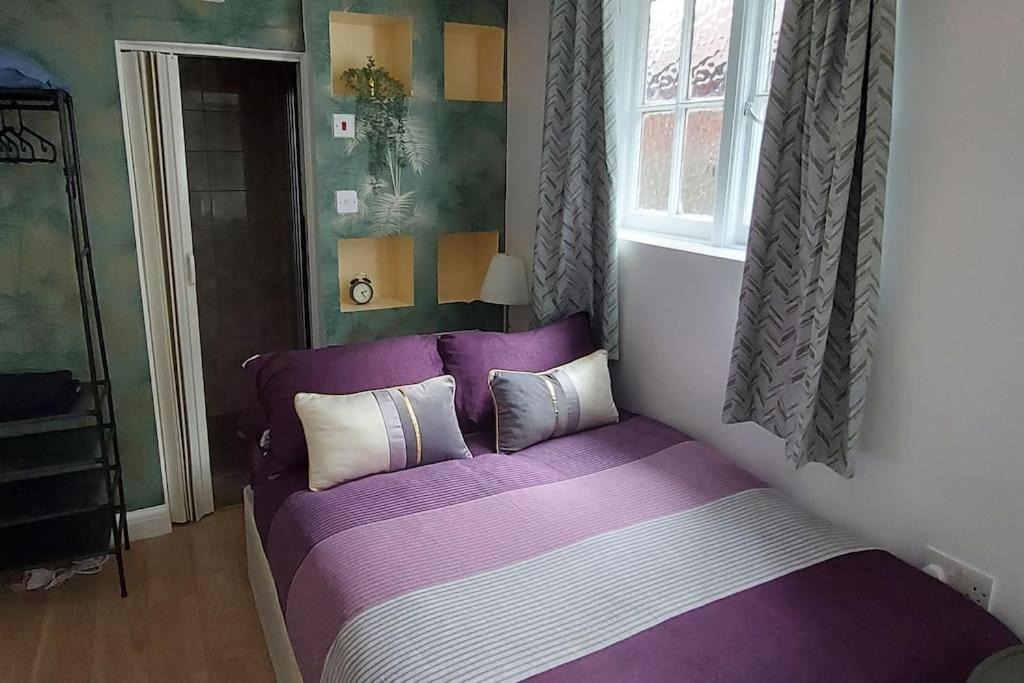 Hendon Apartment | Quiet and cozy studio