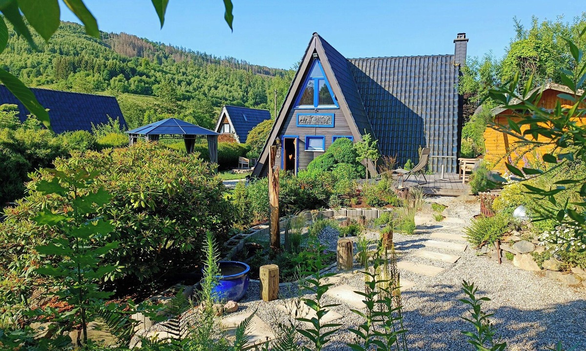 Frenkhausen House | Relax under a pitched roof in the Sauerland region